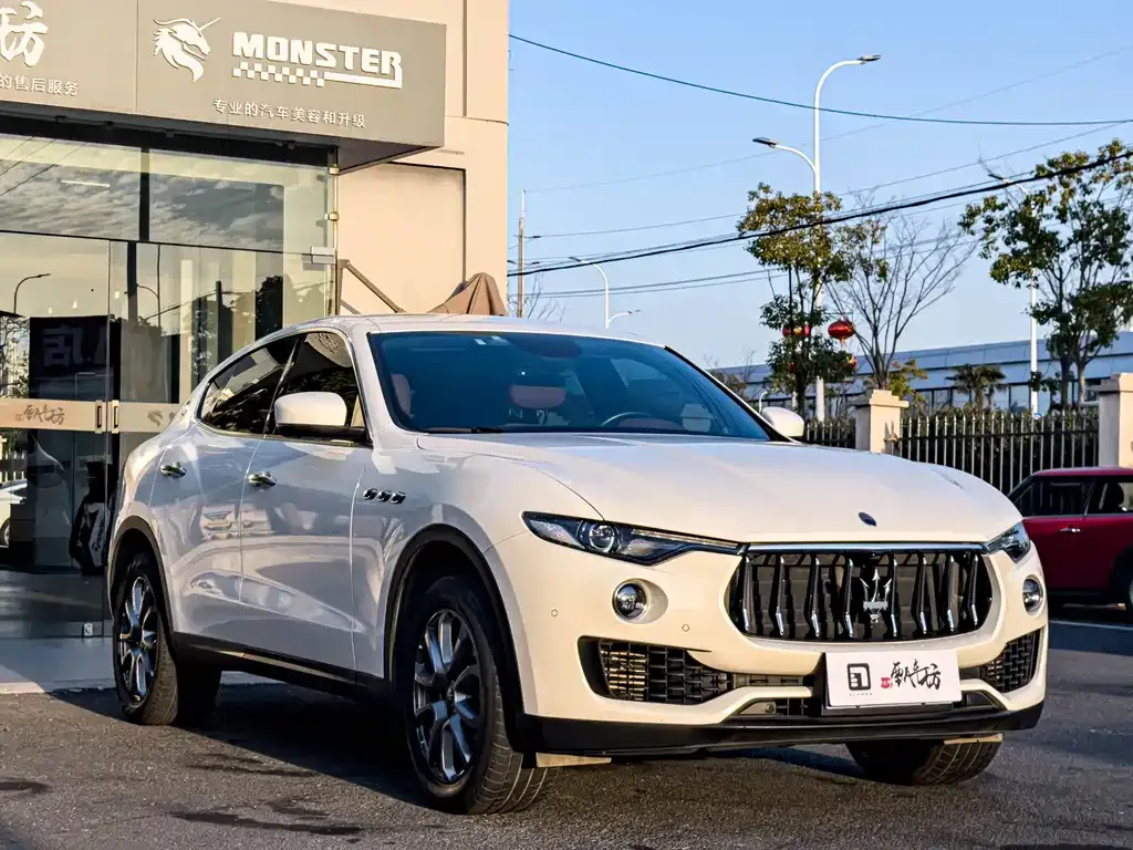 Maserati Levante — фото 10