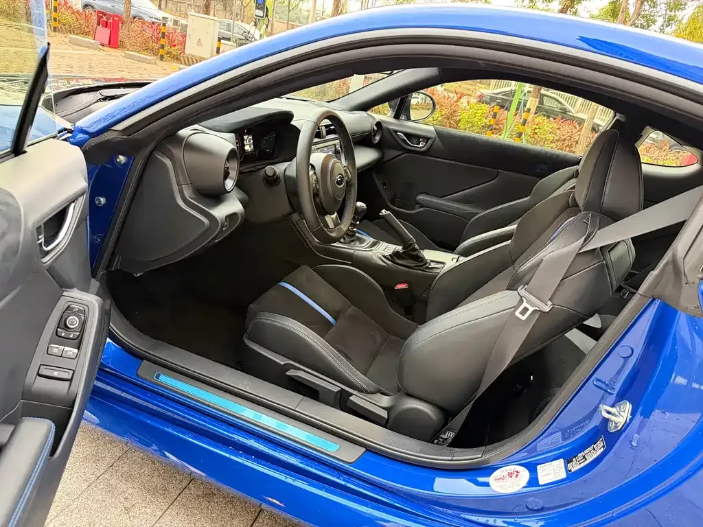 Subaru BRZ 2023 из CN, фото 7