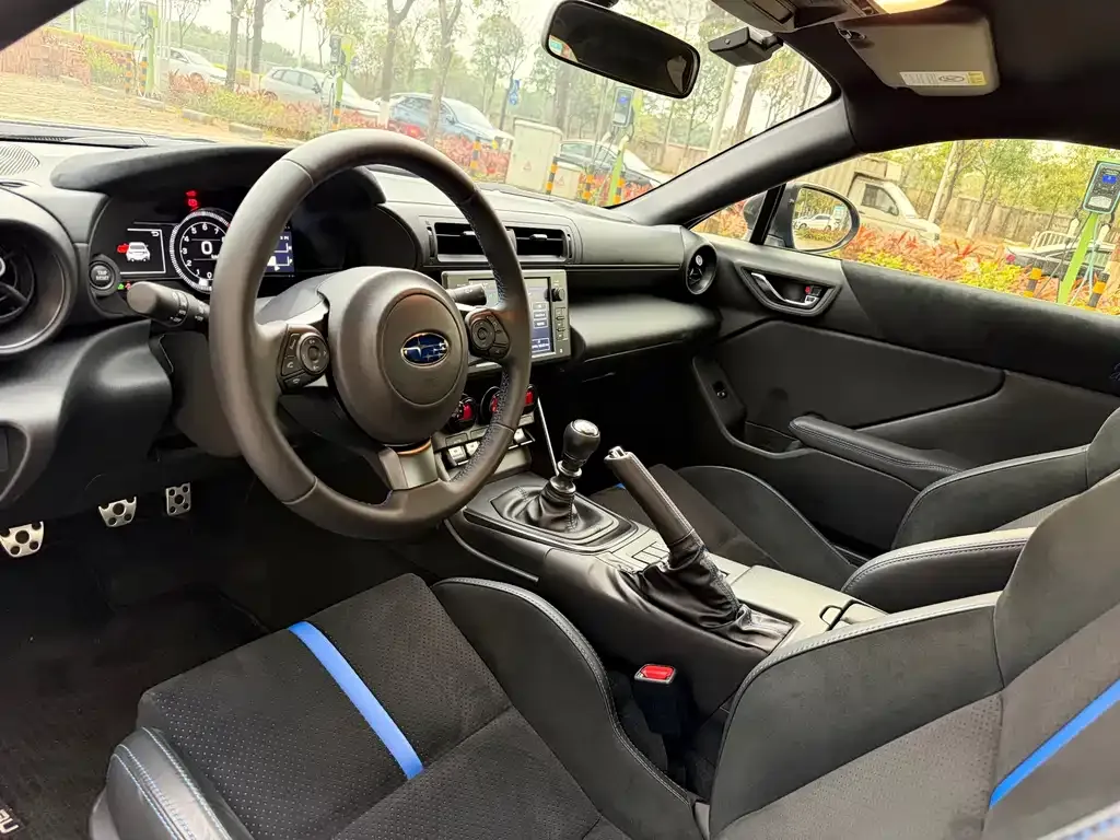 Subaru BRZ 2023 из CN, фото 9
