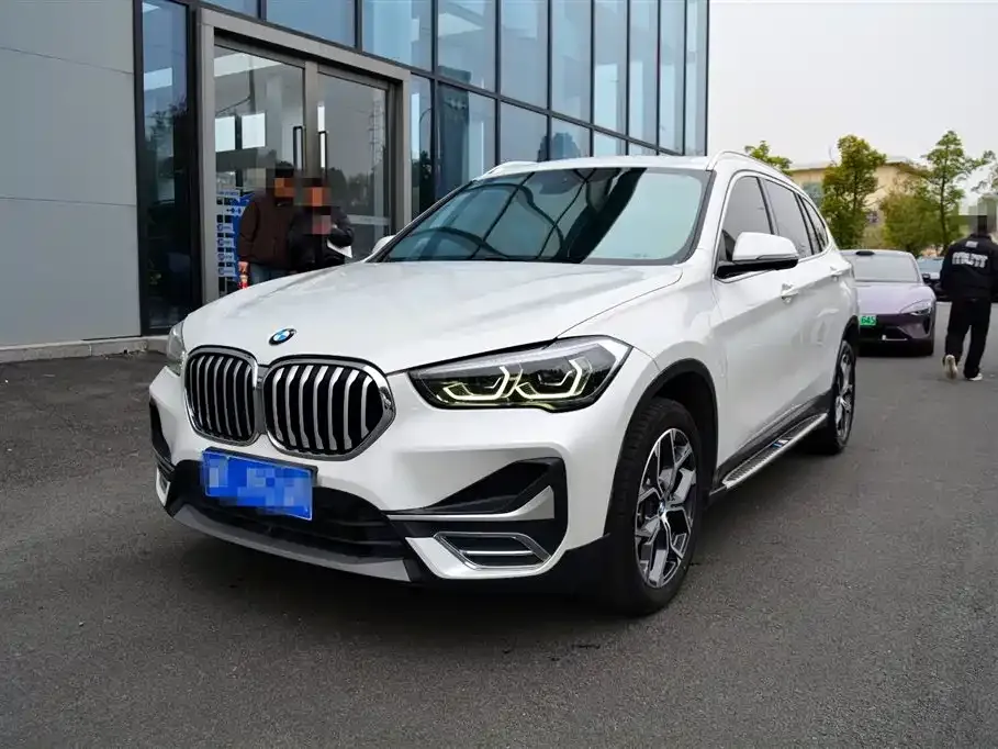 BMW X1 — фото 1
