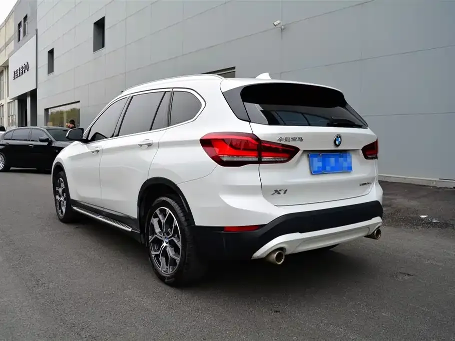BMW X1 — фото 8