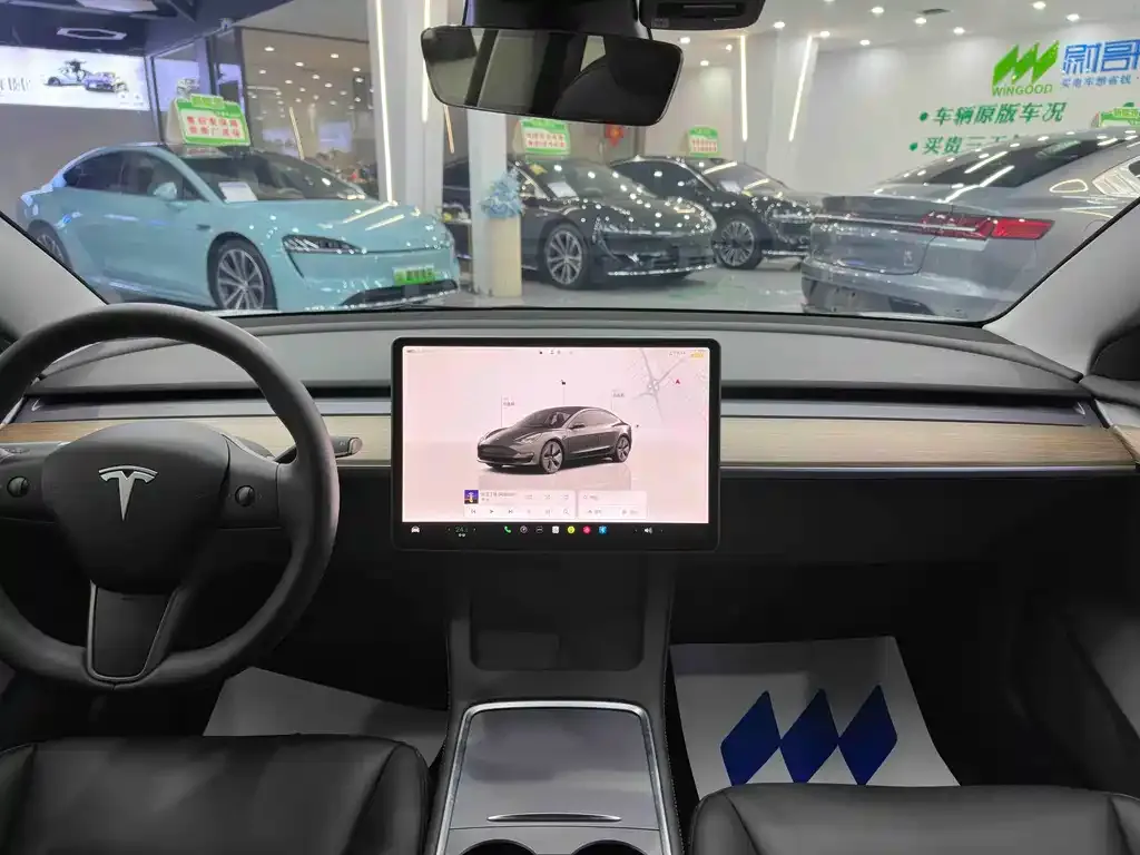 Tesla Model 3 — фото 4