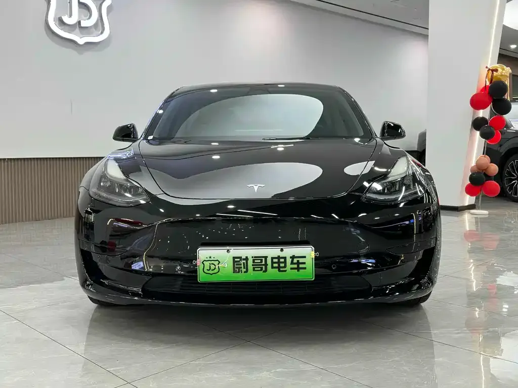 Tesla Model 3 — фото 5