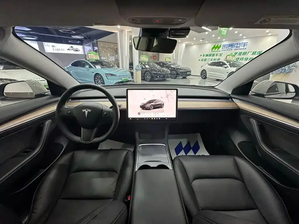 Tesla Model 3 — фото 10