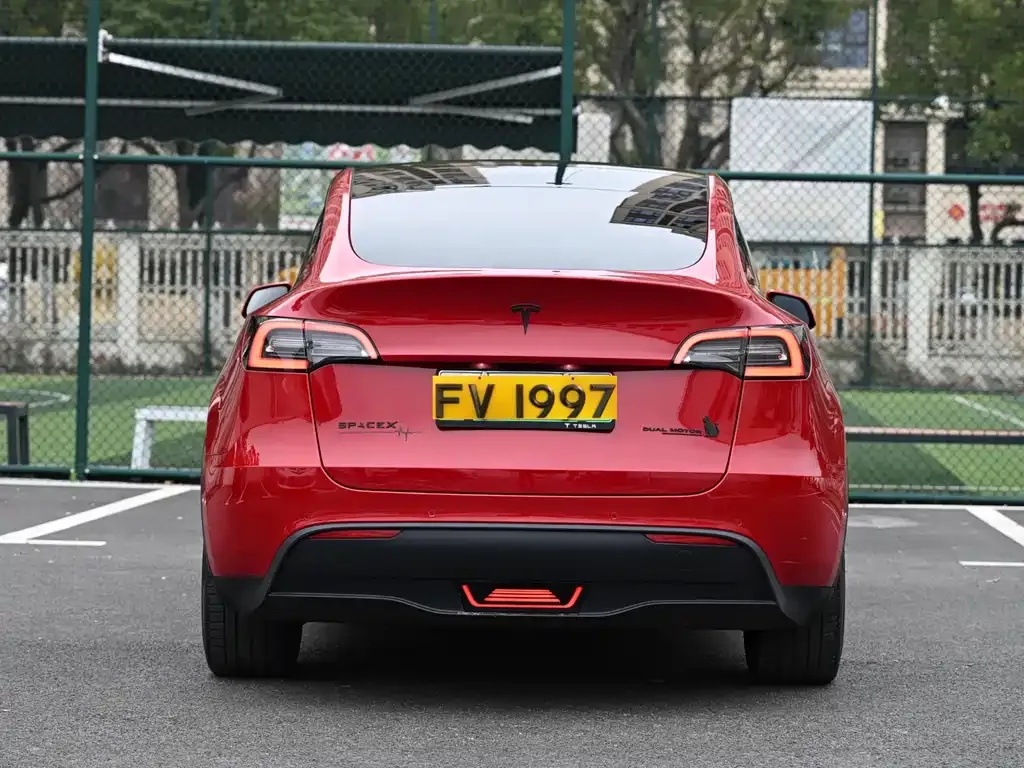 Tesla Model Y — фото 5