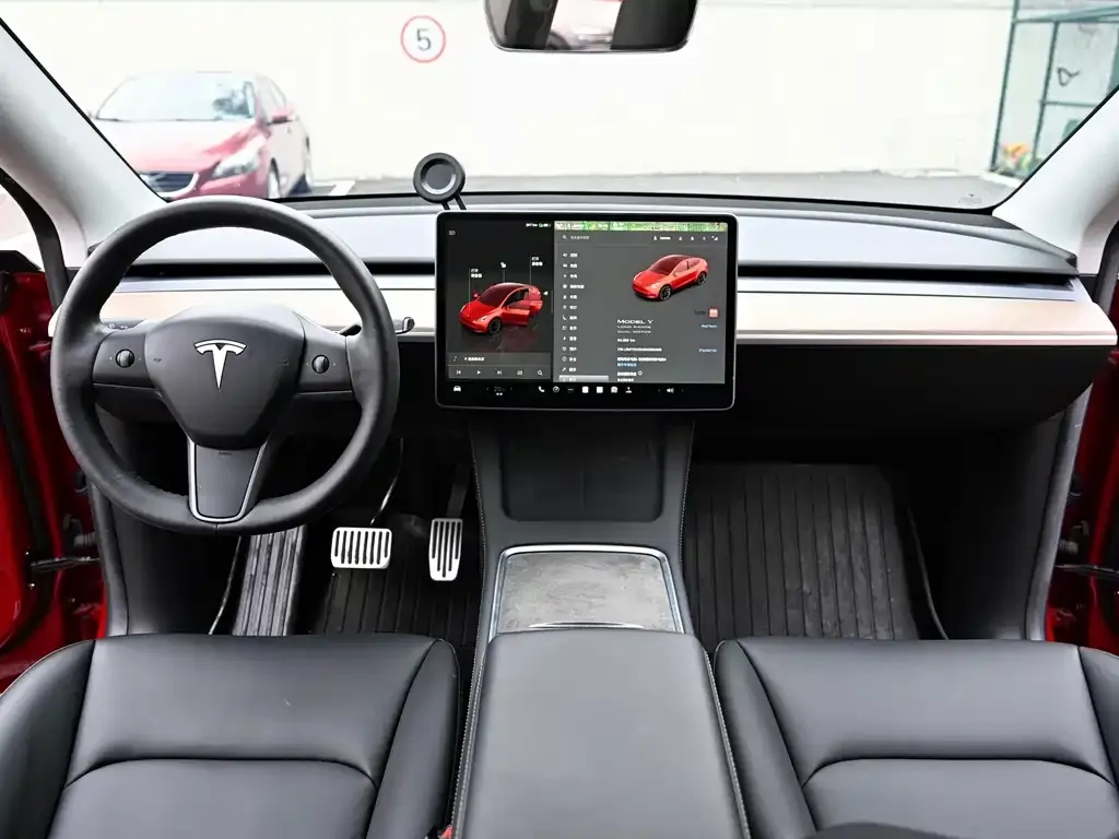 Tesla Model Y — фото 4