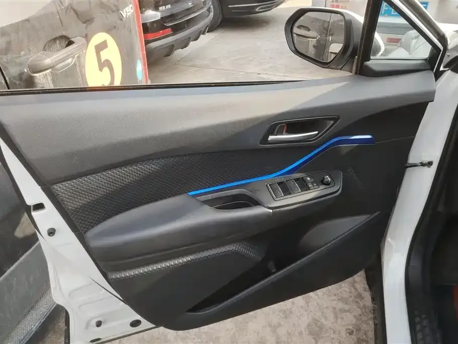 Toyota C-HR 2024 из CN, фото 3