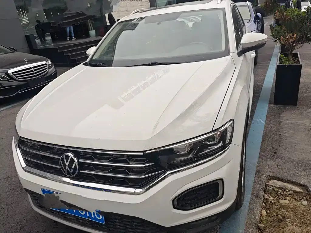 Volkswagen T-Roc — фото 2