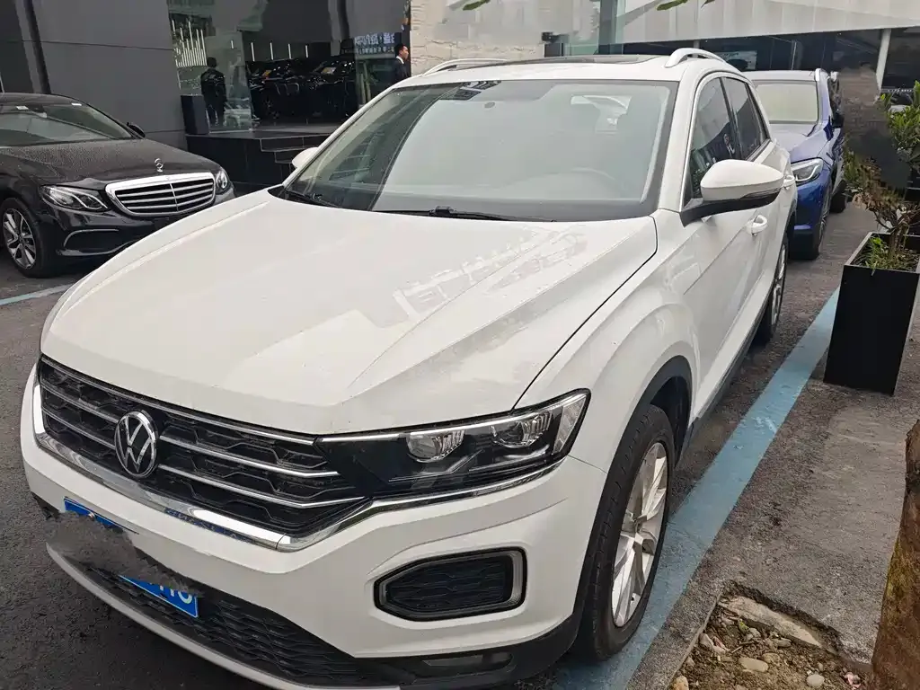 Volkswagen T-Roc — фото 6