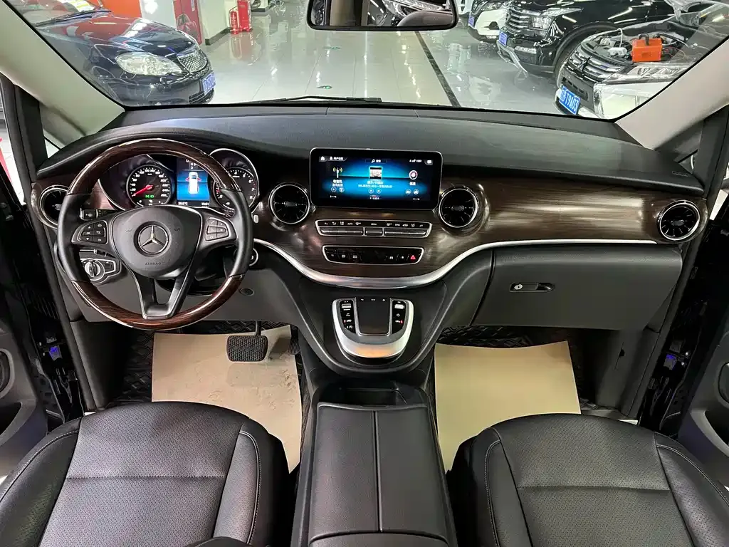 Mercedes-Benz V-Class 2022 из CN, фото 8
