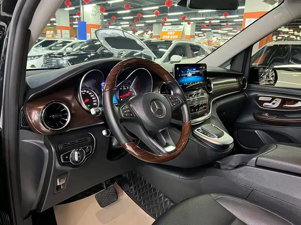 Mercedes-Benz V-Class 2022 из CN, фото 6