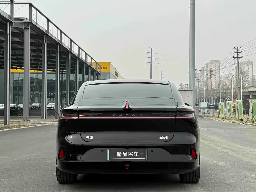 VOYAH Zeekr — фото 5