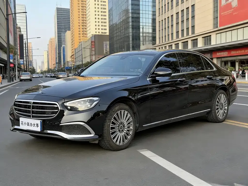 Mercedes-Benz E-Class — фото 1