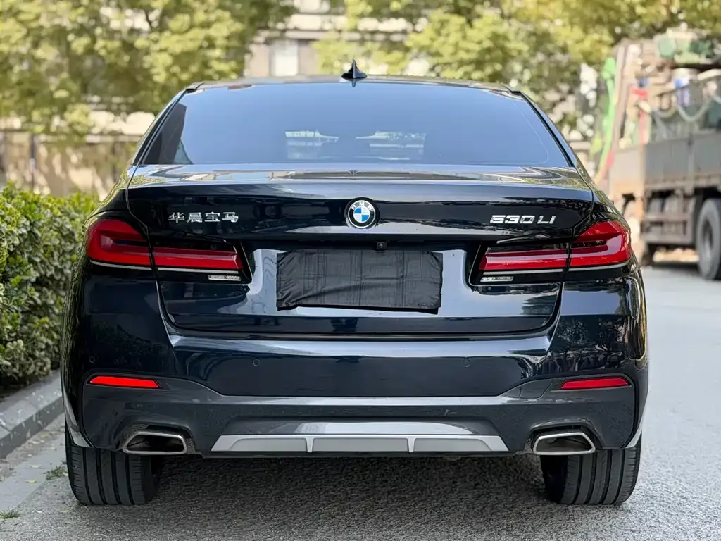 BMW 5 Series — фото 2