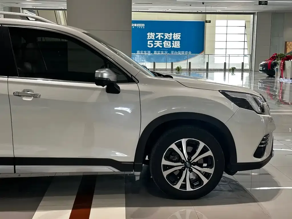Subaru Forester — фото 9
