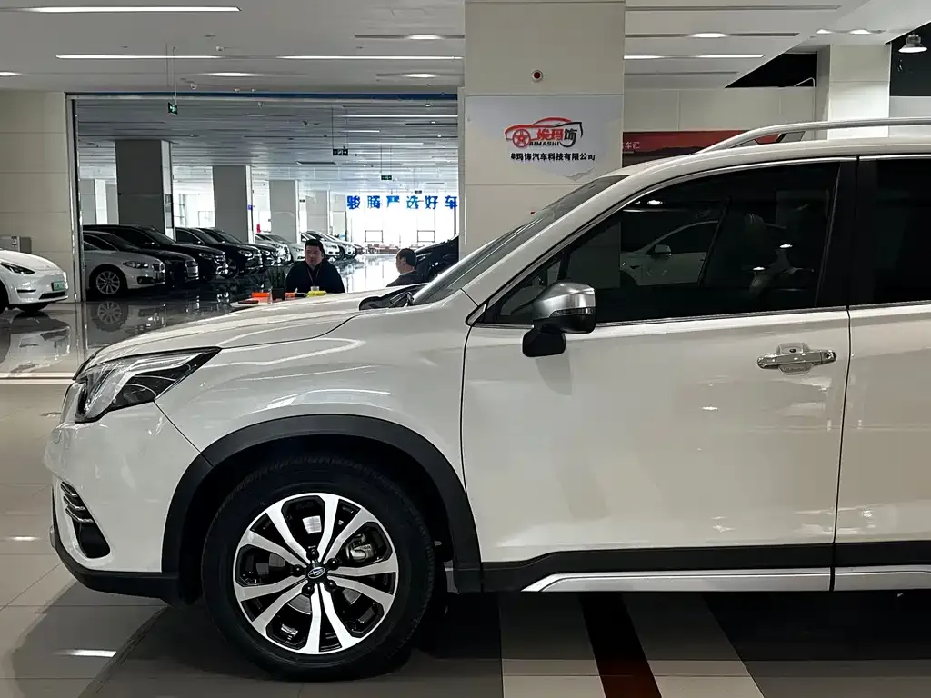 Subaru Forester — фото 2