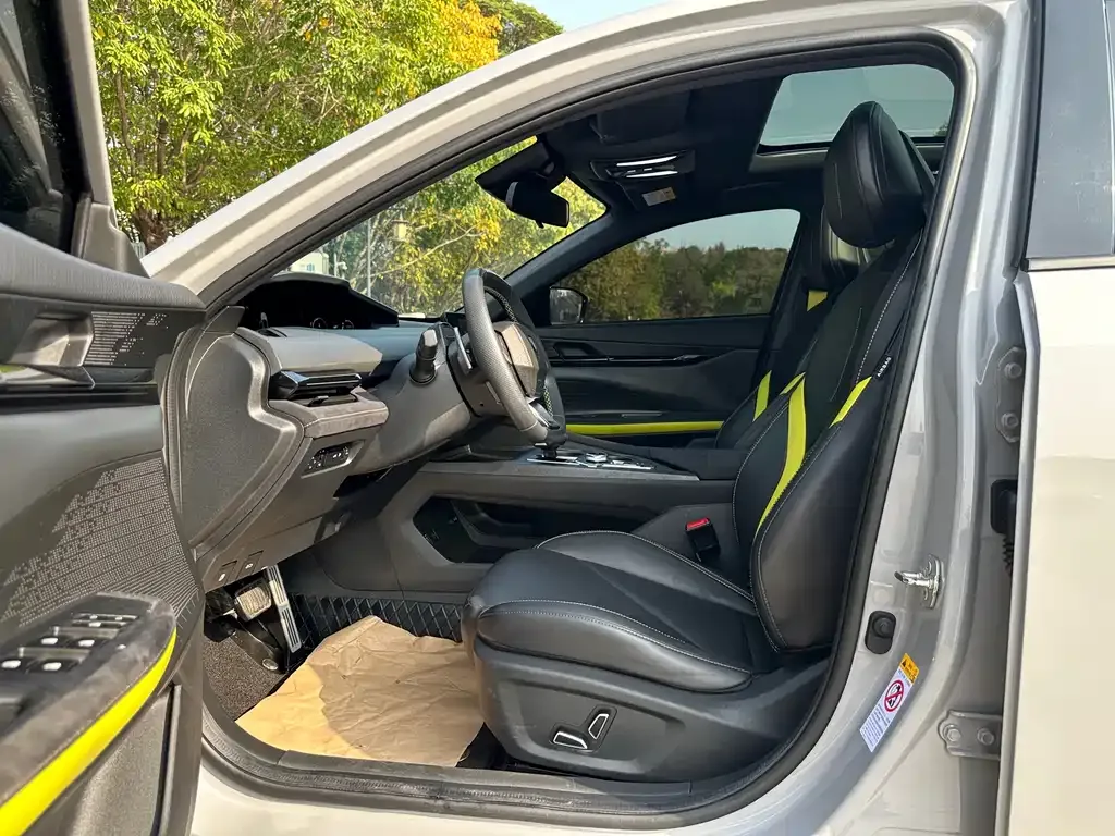 Changan UNI-V 2023 из CN, фото 8