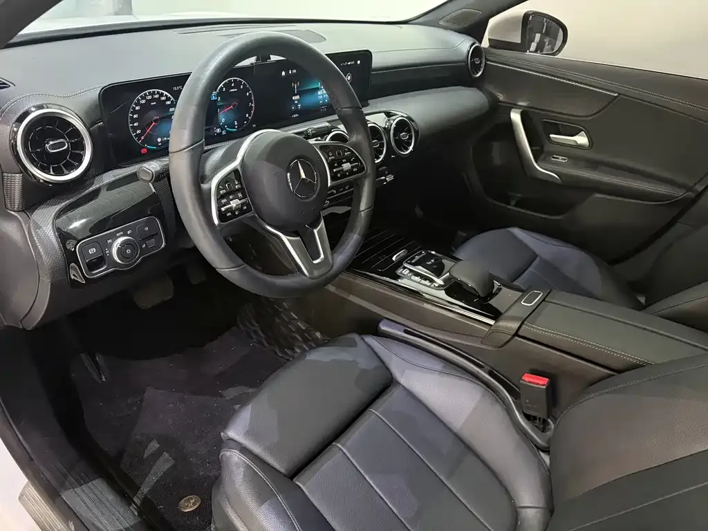Mercedes-Benz A-Class 2023 из CN, фото 6