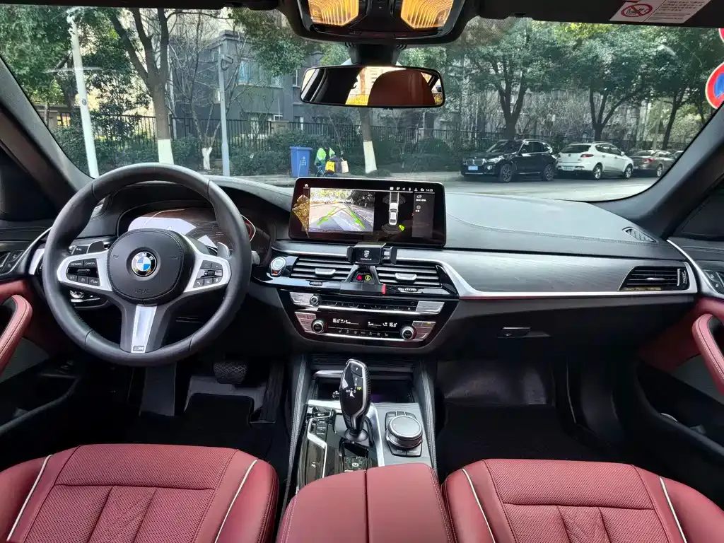 BMW 5 Series — фото 4