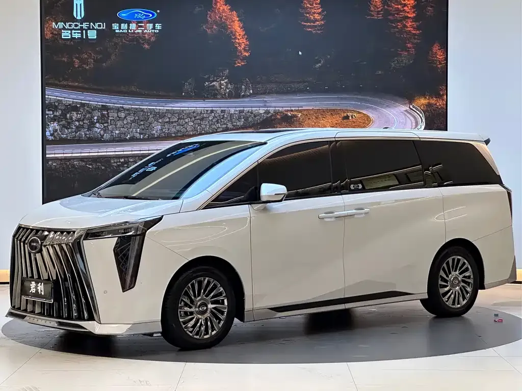 GAC Motor Trumpchi M8 — фото 1