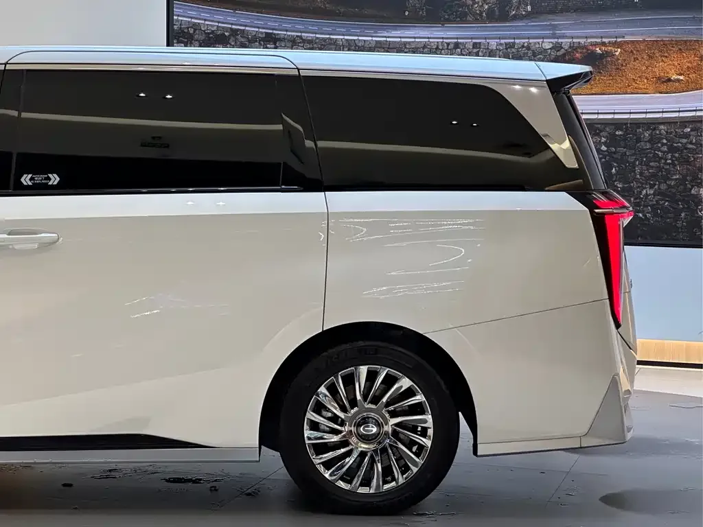 GAC Motor Trumpchi M8 — фото 9