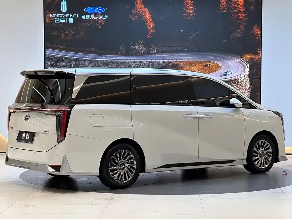 GAC Motor Trumpchi M8 — фото 3
