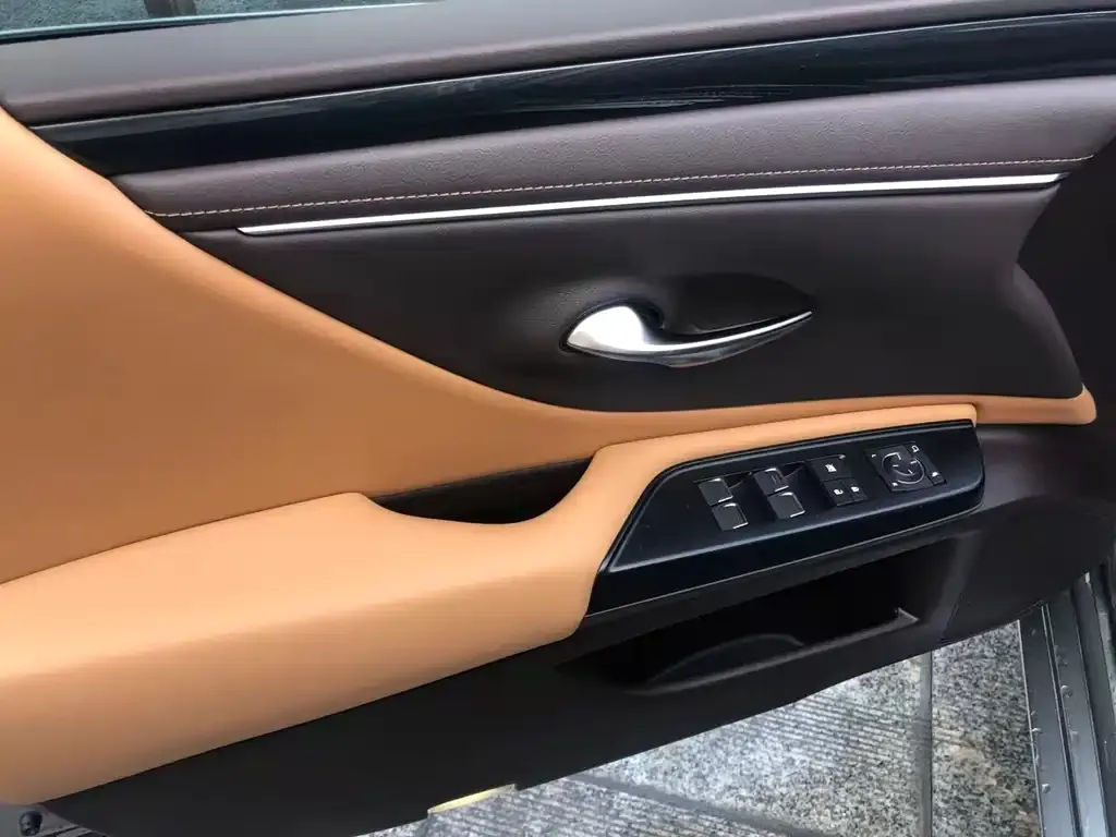 Lexus ES 2021 из CN, фото 2