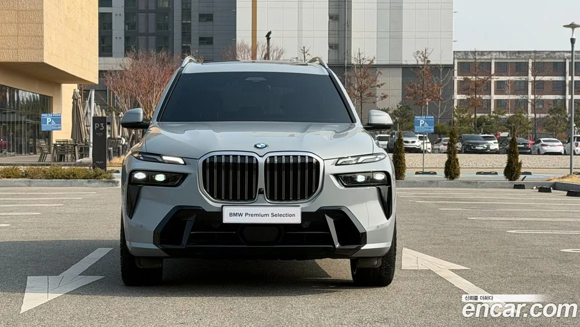 BMW X7 — фото 2