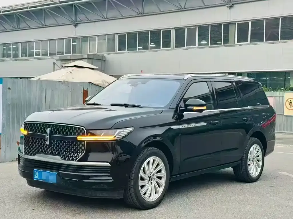 Lincoln Navigator — фото 1
