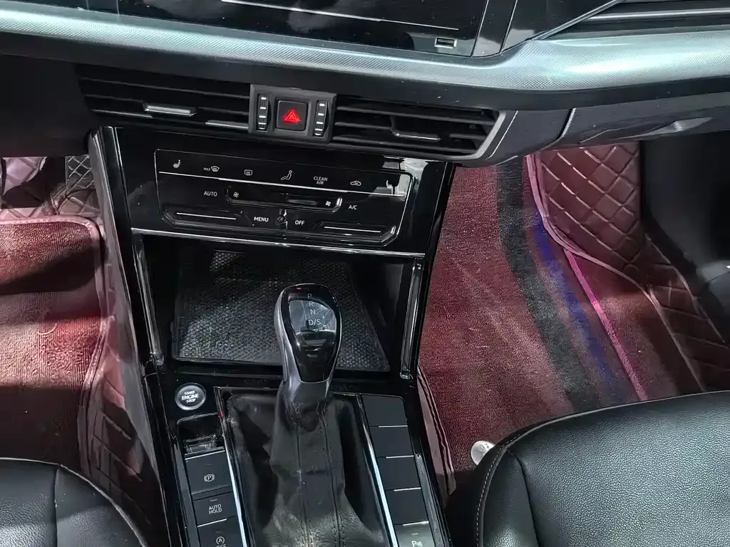 Volkswagen Passat 2022 из CN, фото 4