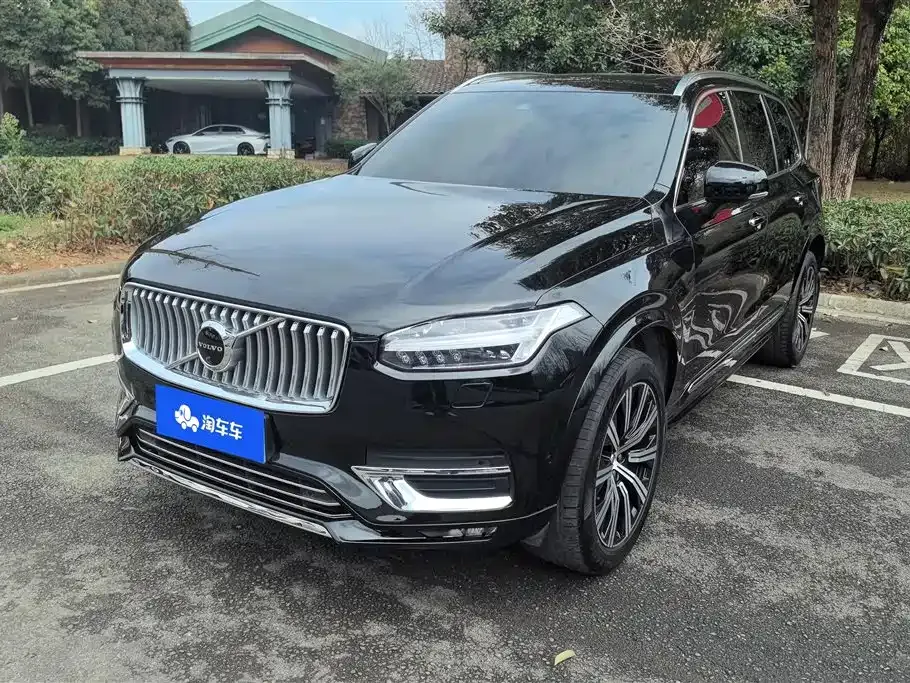 Volvo XC90 — фото 1
