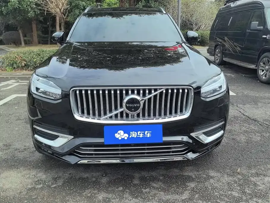 Volvo XC90 — фото 9