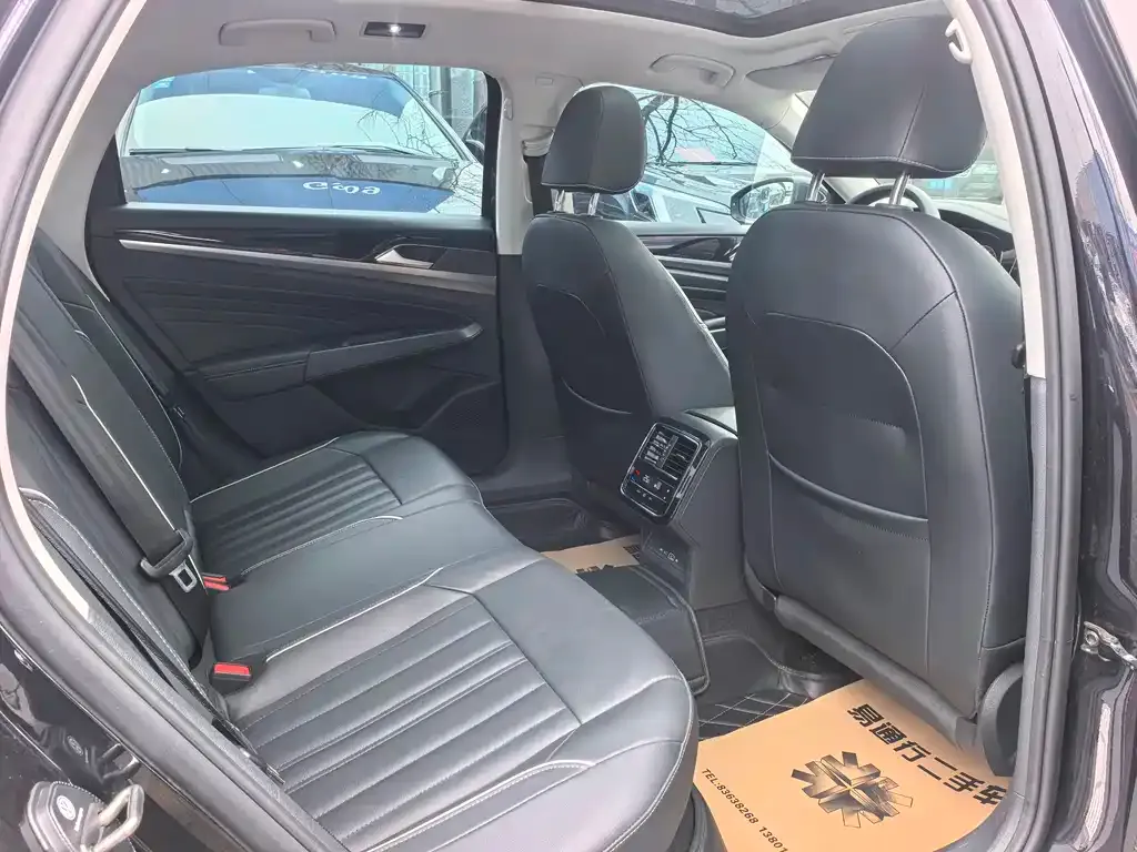 Volkswagen Passat 2021 из CN, фото 2