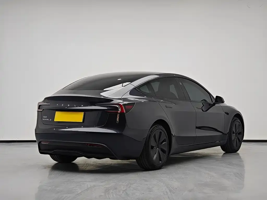Tesla Model 3 — фото 4