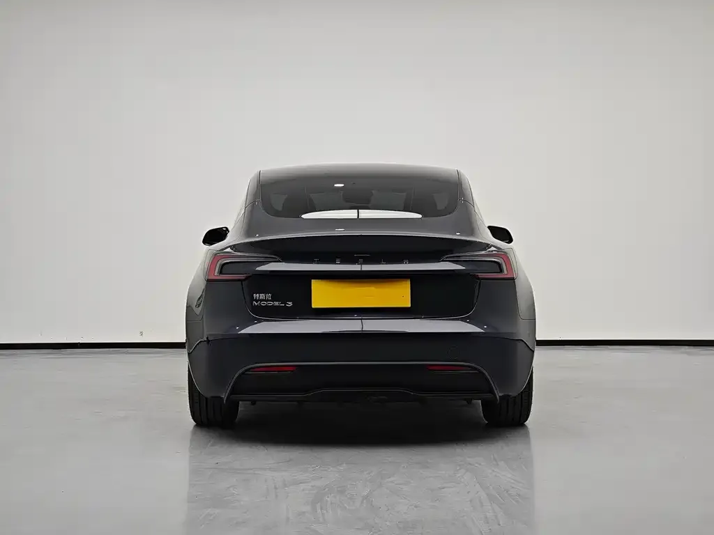 Tesla Model 3 — фото 7