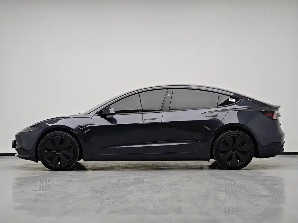 Tesla Model 3 — фото 10