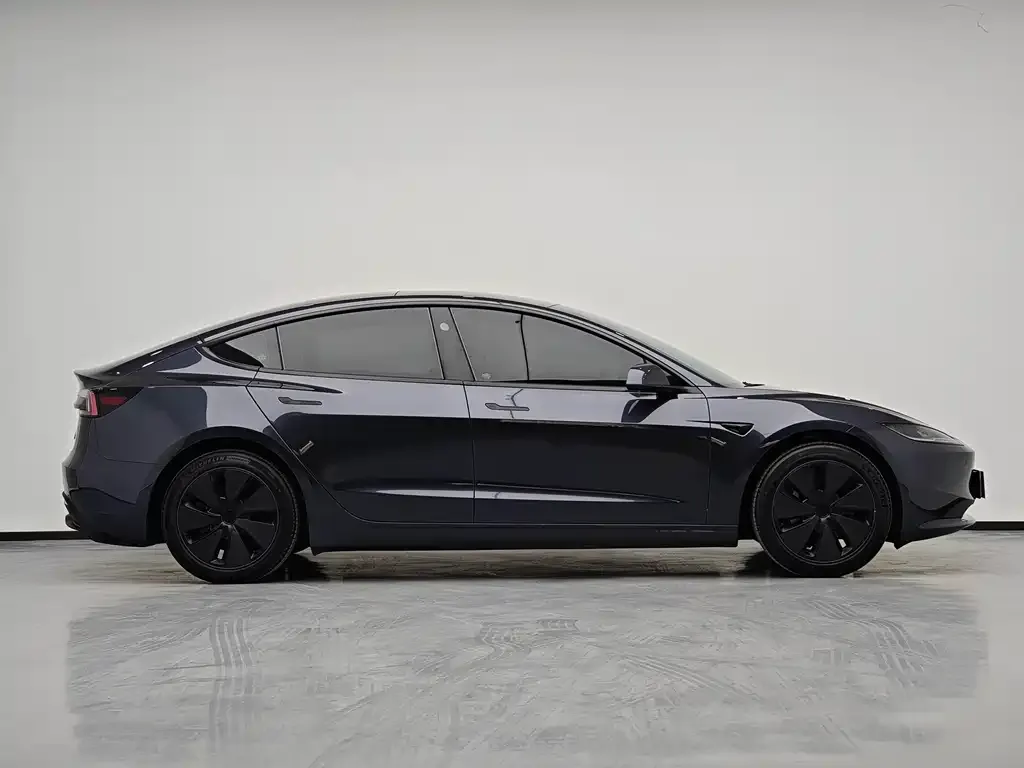 Tesla Model 3 — фото 3