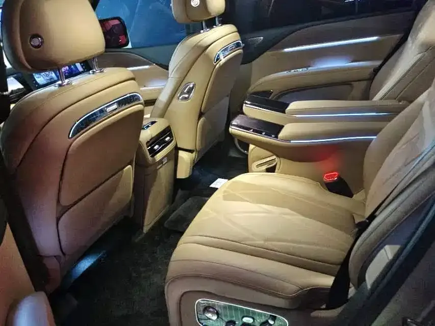 Yangwang U8 L 2026 из CN, фото 8