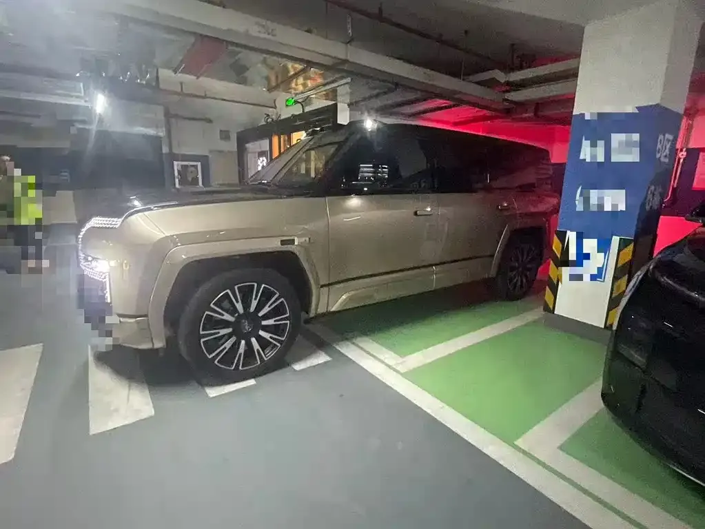 Yangwang U8 L 2026 из CN, фото 2