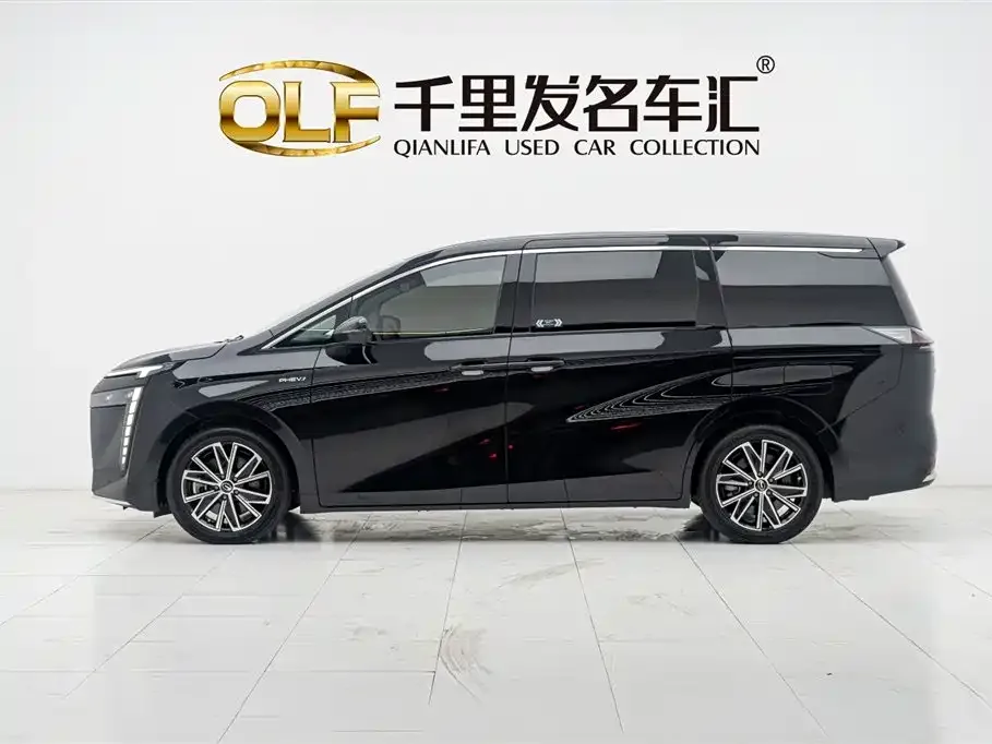 GAC Motor E8 Hybrid — фото 9