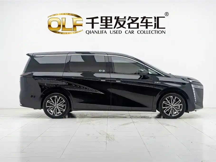 GAC Motor E8 Hybrid — фото 7