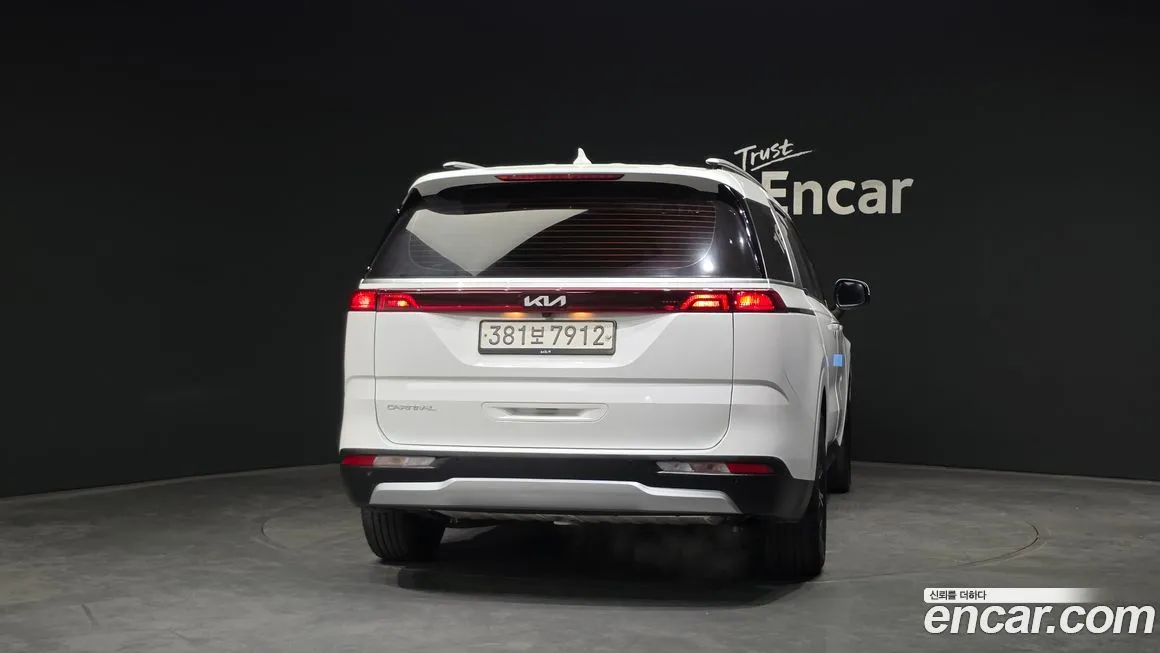 Kia Carnival — фото 10