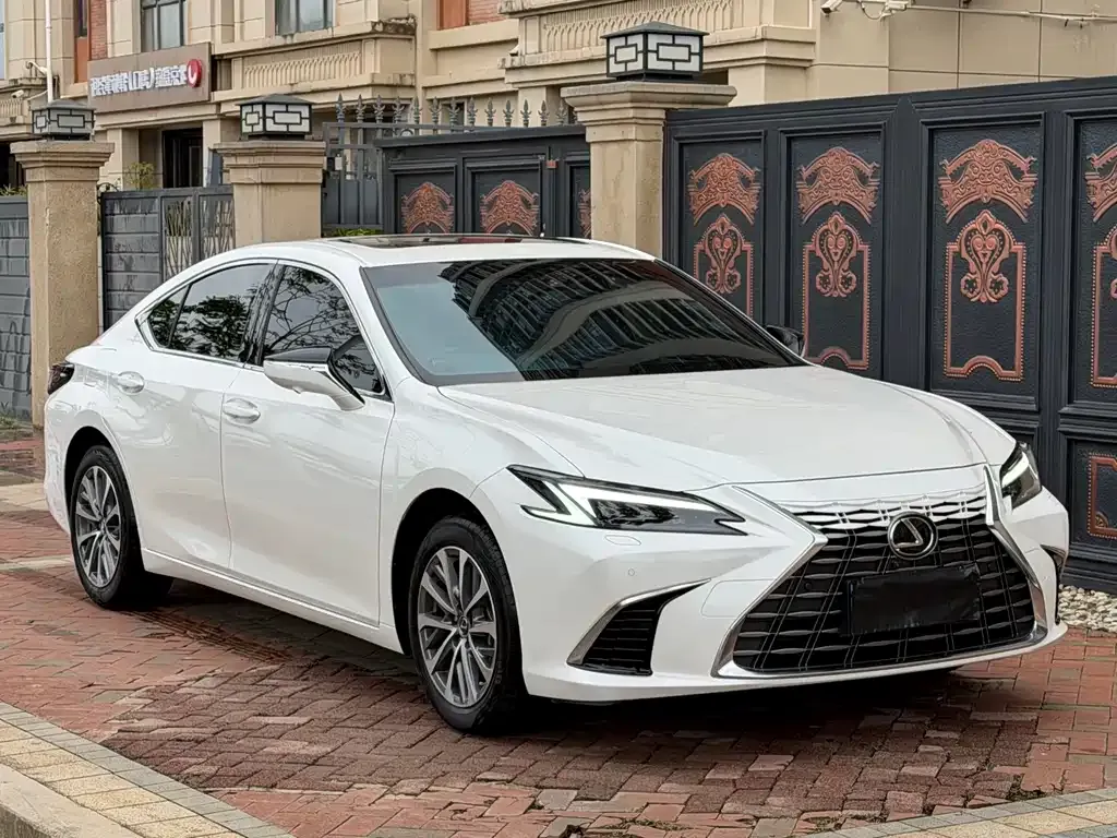 Lexus ES — фото 5