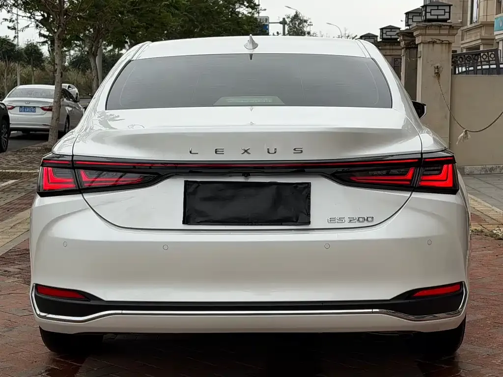 Lexus ES — фото 3