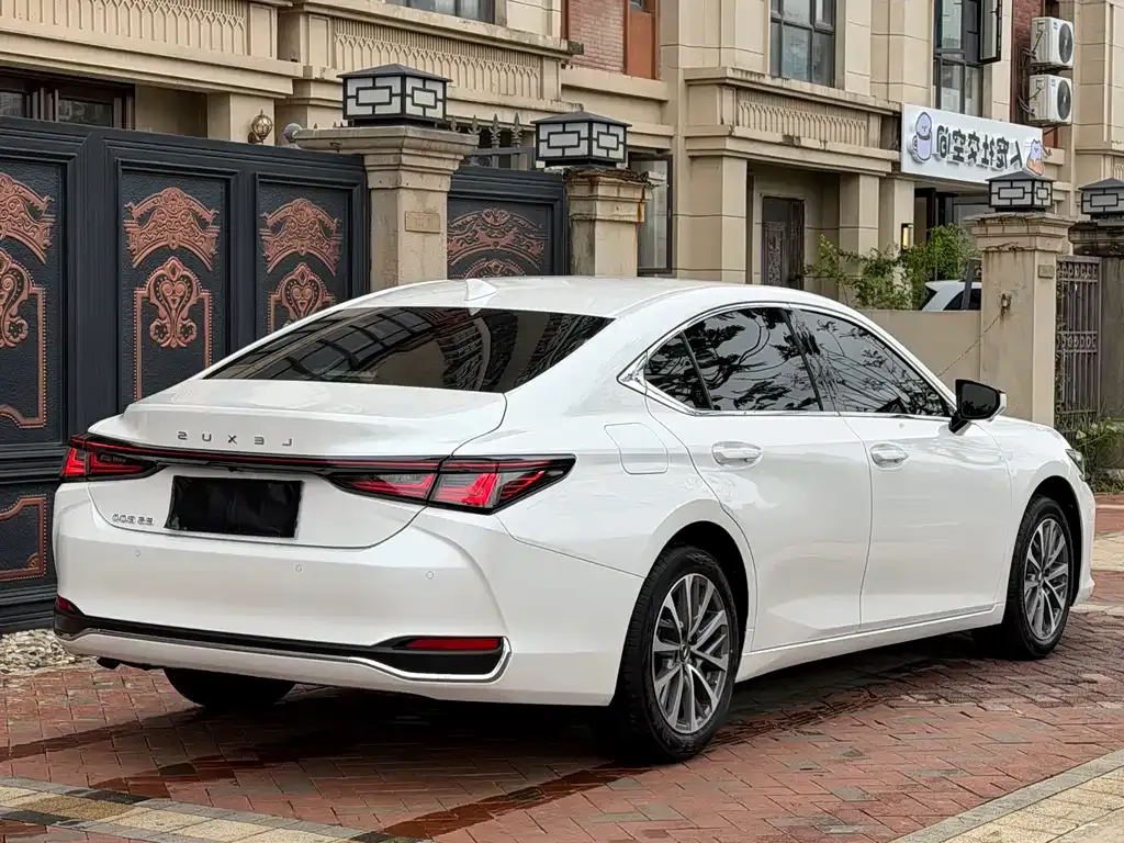Lexus ES — фото 4
