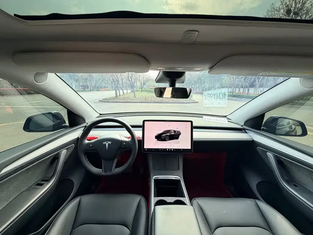 Tesla Model Y — фото 4