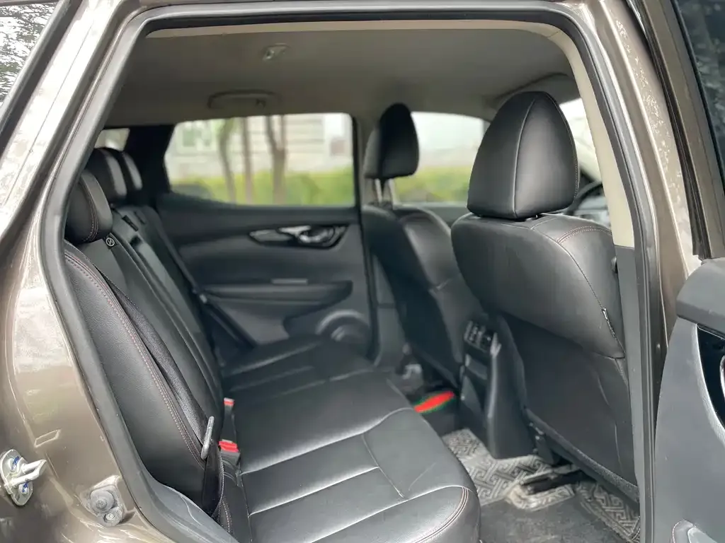 Nissan Qashqai 2022 из CN, фото 2