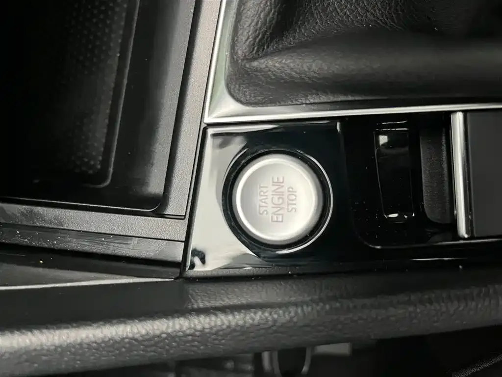 Volkswagen Sagitar 2021 из CN, фото 2