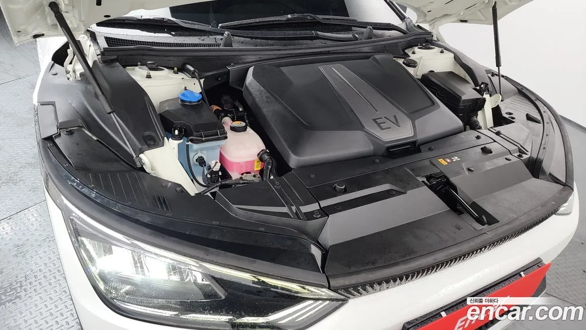 Kia EV6 — фото 9