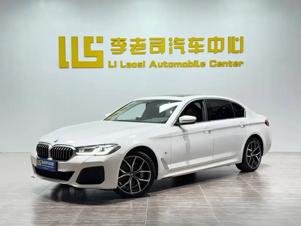 BMW 5 Series — фото 1